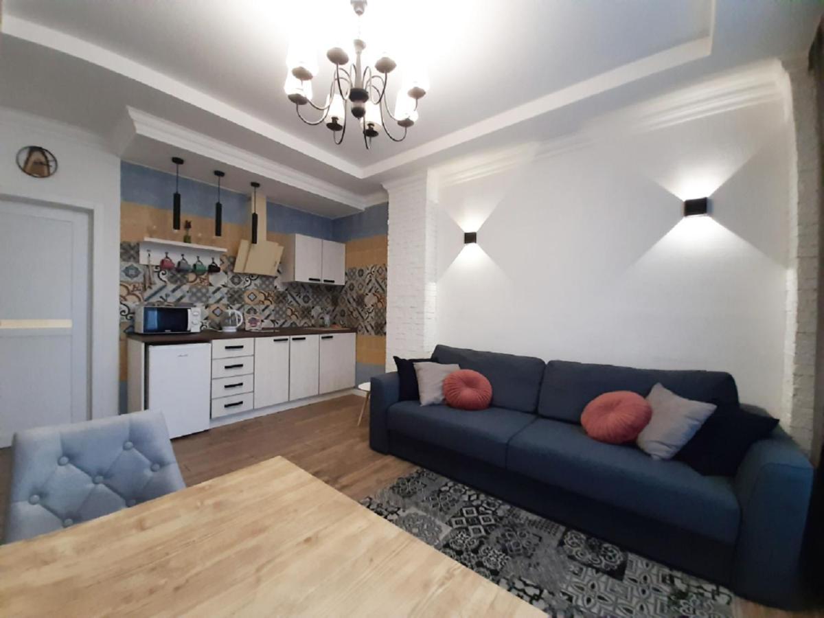 2 Bdr Apartment Near Gorky Park, Center Kharkiv Exterior photo