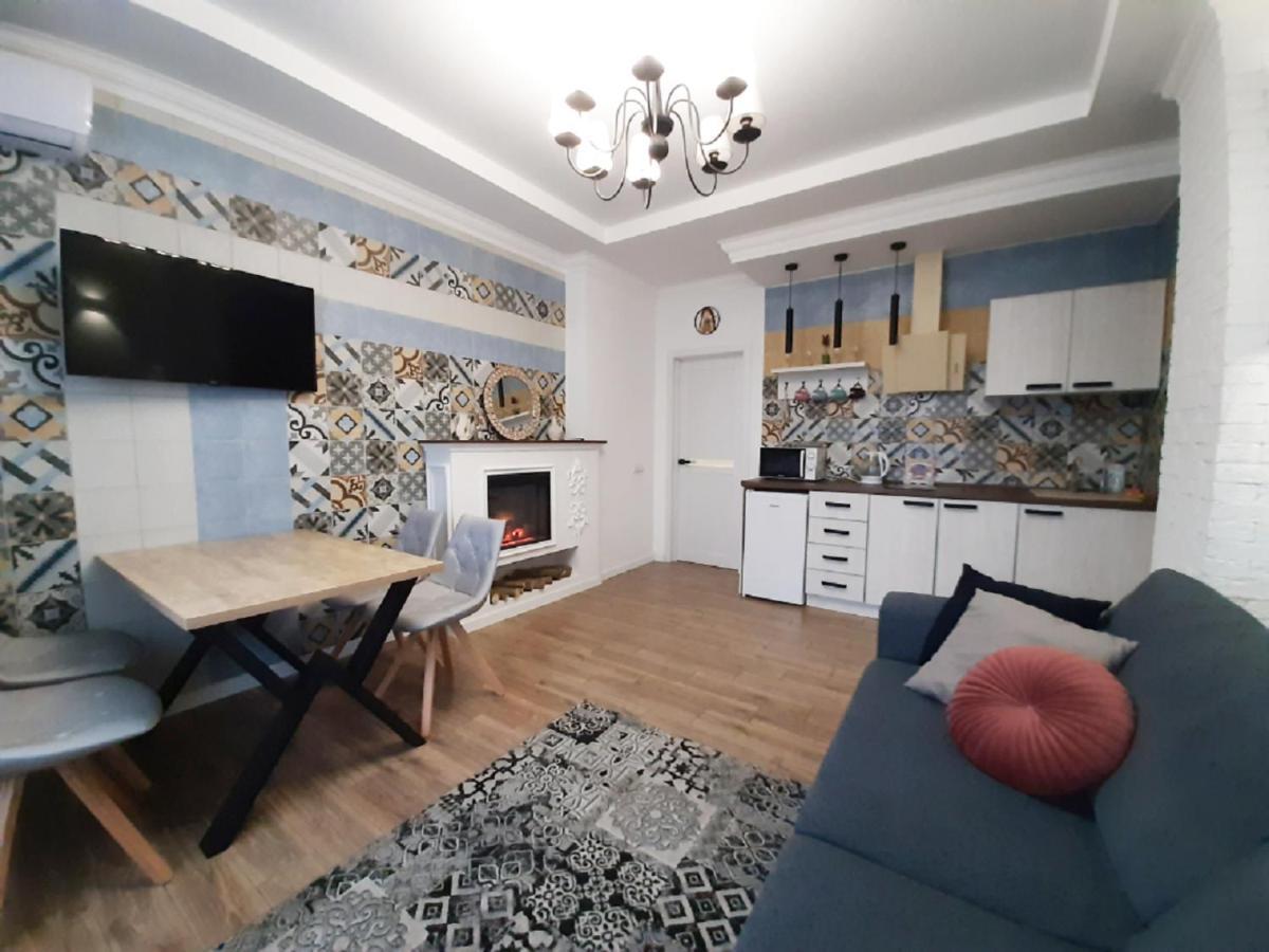 2 Bdr Apartment Near Gorky Park, Center Kharkiv Exterior photo